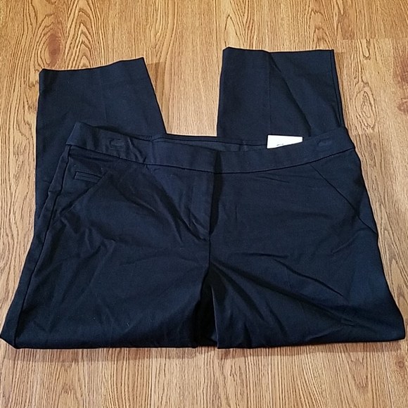 Alfani Straight-Leg Capri Pants - Picture 2 of 5